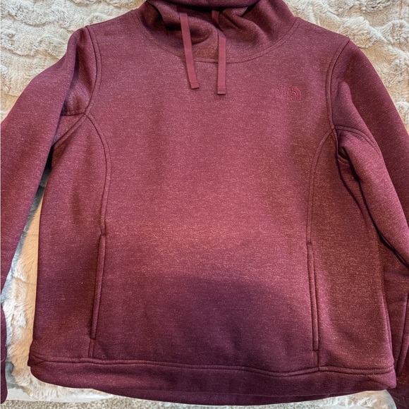 The North Face Tops - The North Face Women’s Medium Burgundy Pullover Hoodie